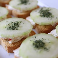 Herbed Cheese Spread with Cucumber & Dill