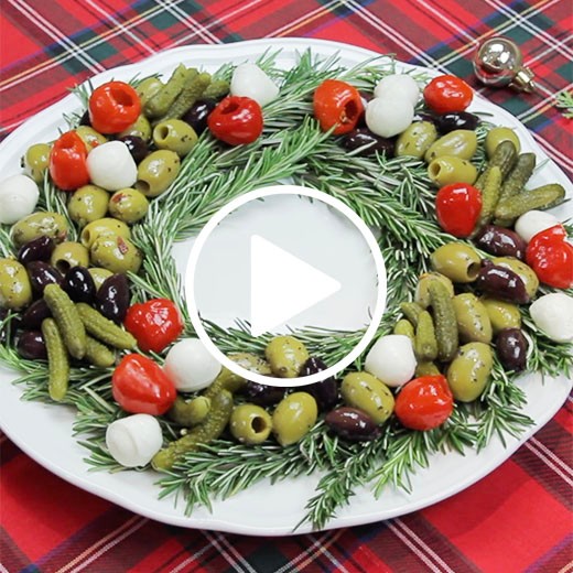 Holiday Antipasto Wreath